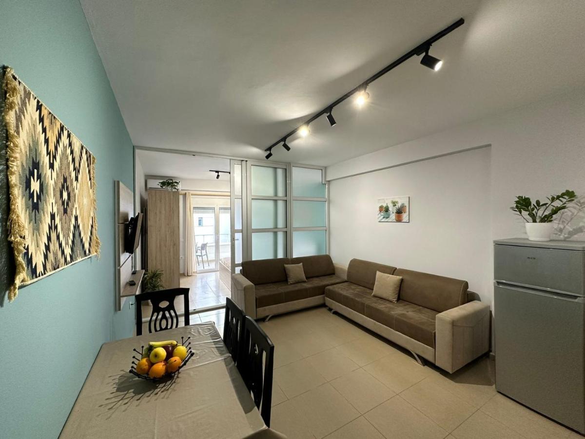 Vlorë Trea Accomodations - On Private Beach With Sunbed & Umbrella מראה חיצוני תמונה
