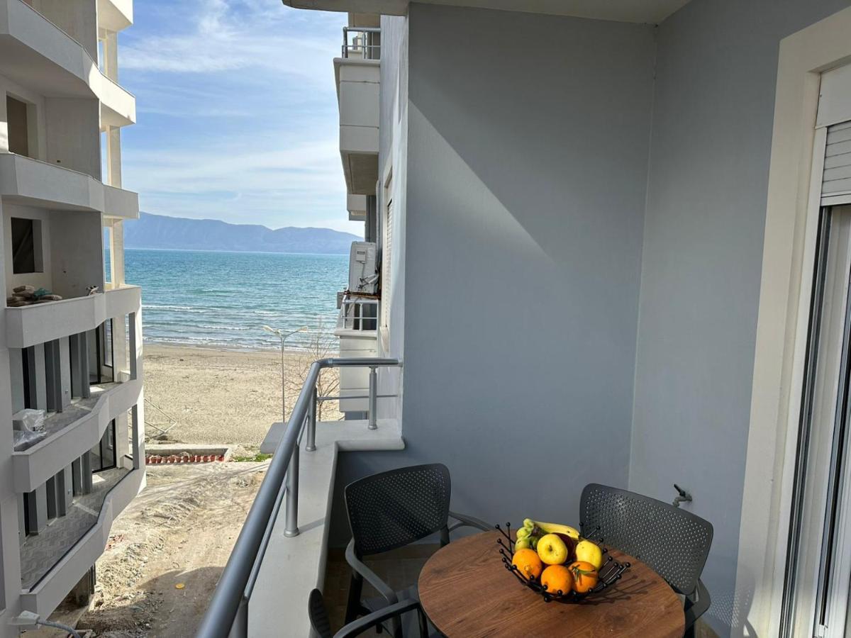 Vlorë Trea Accomodations - On Private Beach With Sunbed & Umbrella מראה חיצוני תמונה