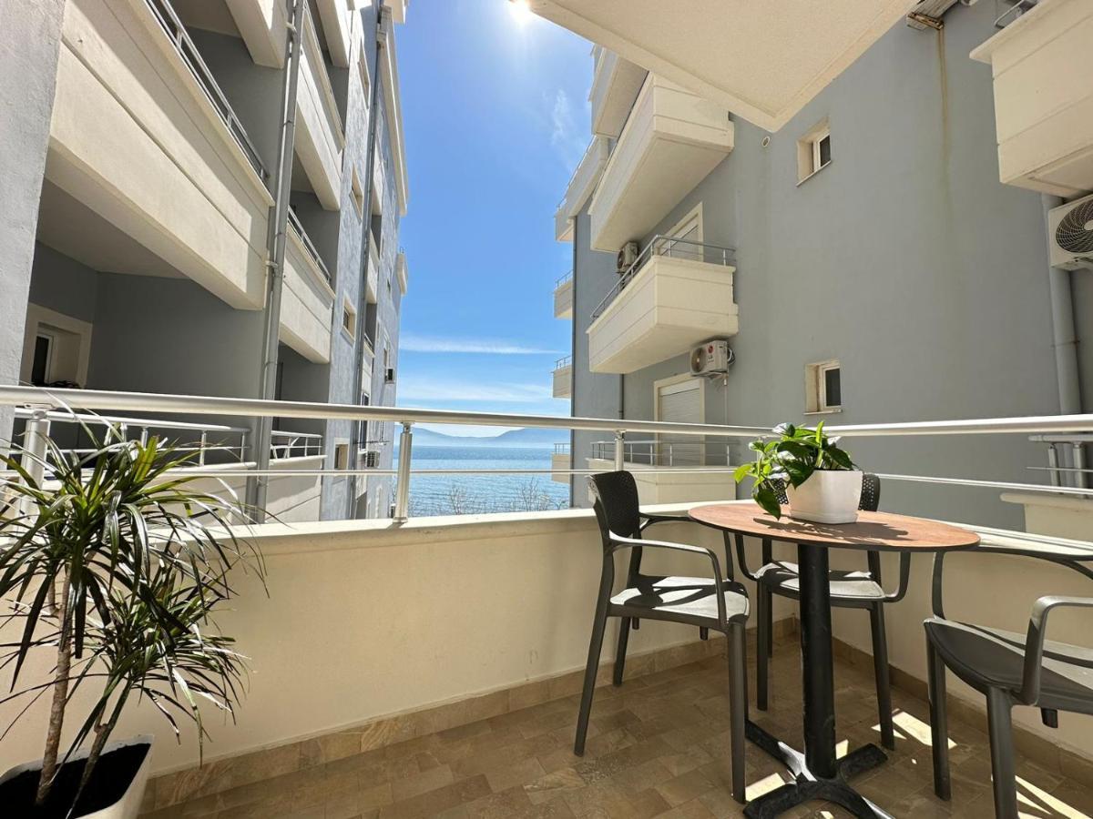 Vlorë Trea Accomodations - On Private Beach With Sunbed & Umbrella מראה חיצוני תמונה