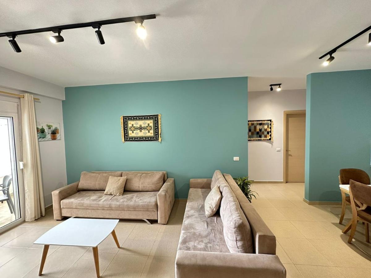 Vlorë Trea Accomodations - On Private Beach With Sunbed & Umbrella מראה חיצוני תמונה