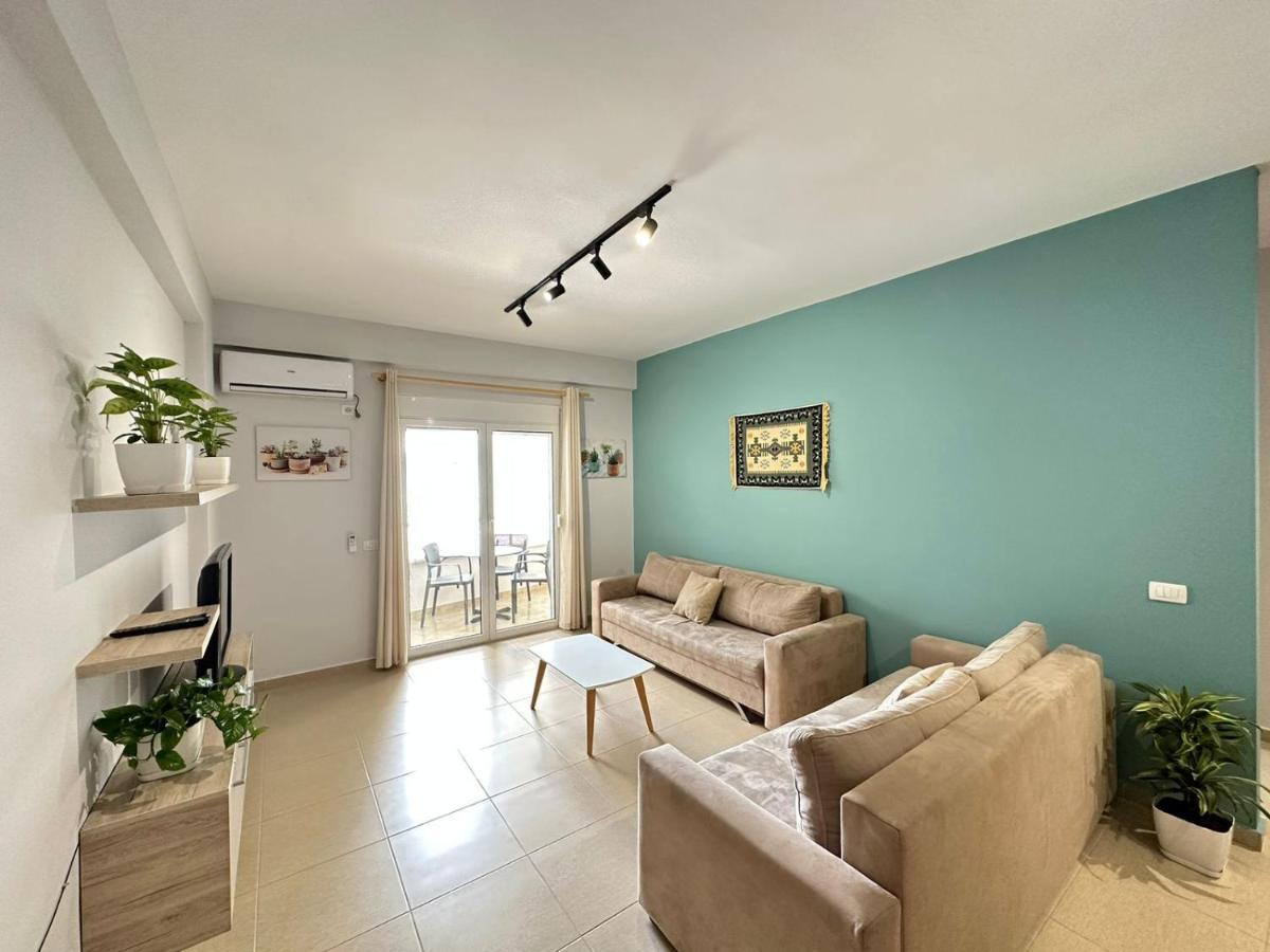 Vlorë Trea Accomodations - On Private Beach With Sunbed & Umbrella מראה חיצוני תמונה