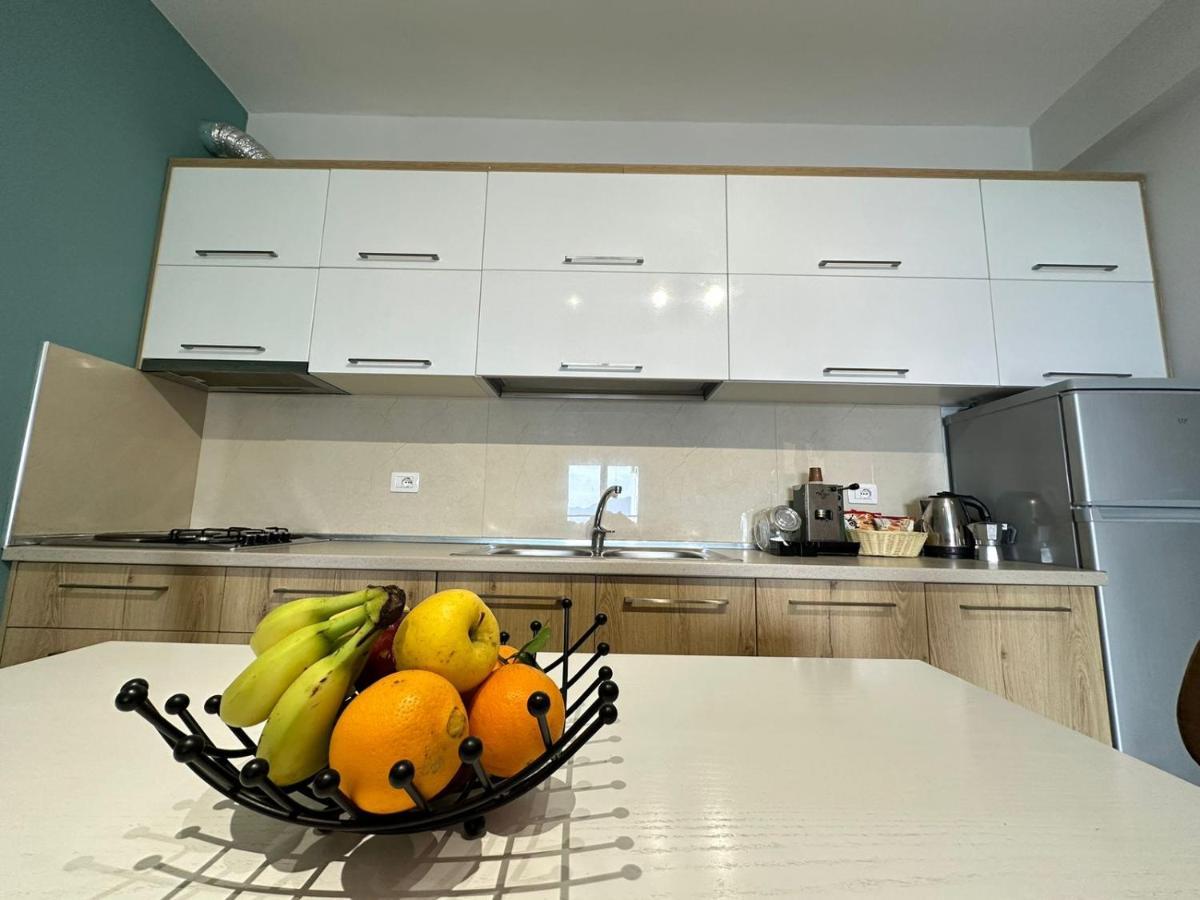Vlorë Trea Accomodations - On Private Beach With Sunbed & Umbrella מראה חיצוני תמונה