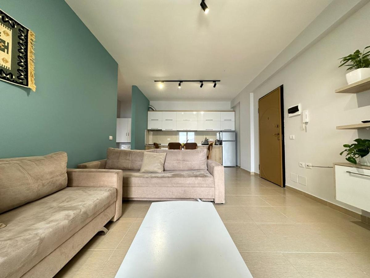 Vlorë Trea Accomodations - On Private Beach With Sunbed & Umbrella מראה חיצוני תמונה