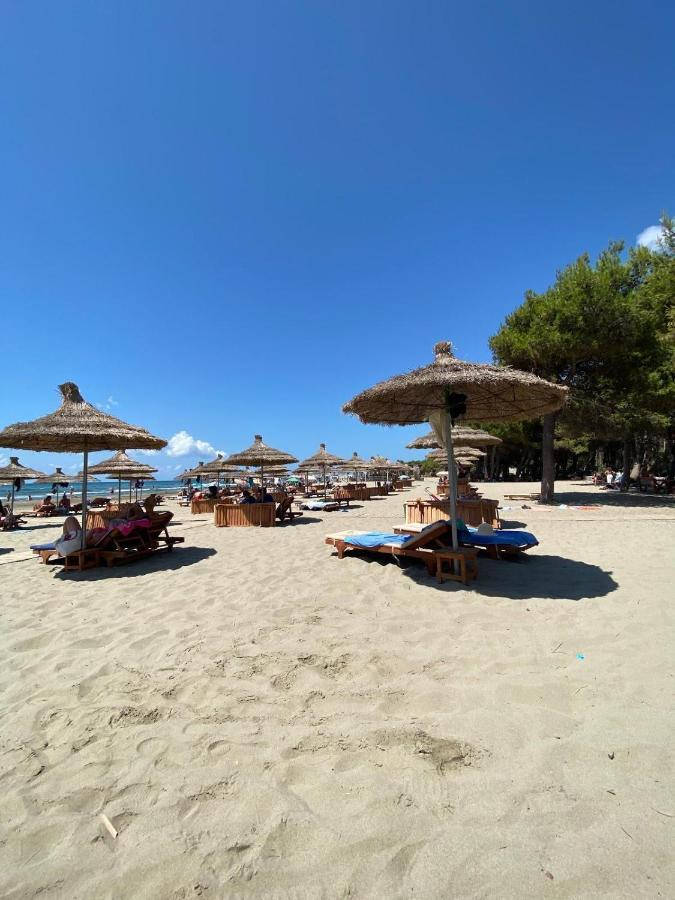 Vlorë Trea Accomodations - On Private Beach With Sunbed & Umbrella מראה חיצוני תמונה